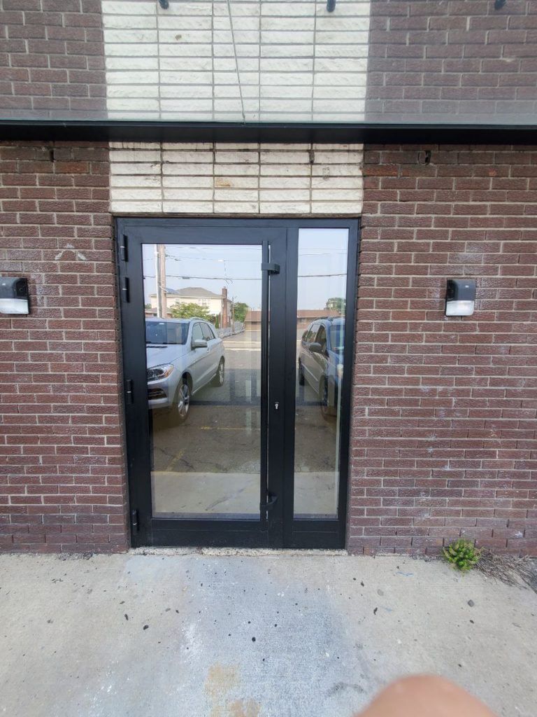 Entrance door - Get a quote +1 929 235 12 33 - Brooklyn, Jersey Glassaround.com